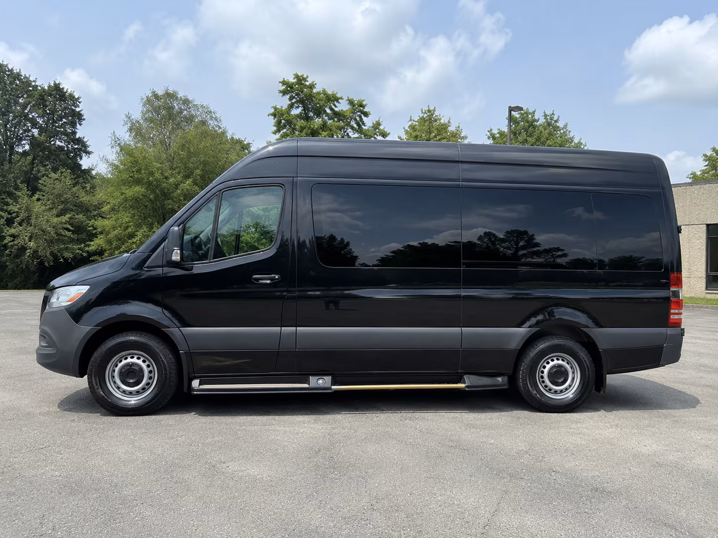 sprinter vans and small buses for private winery tours near tulare