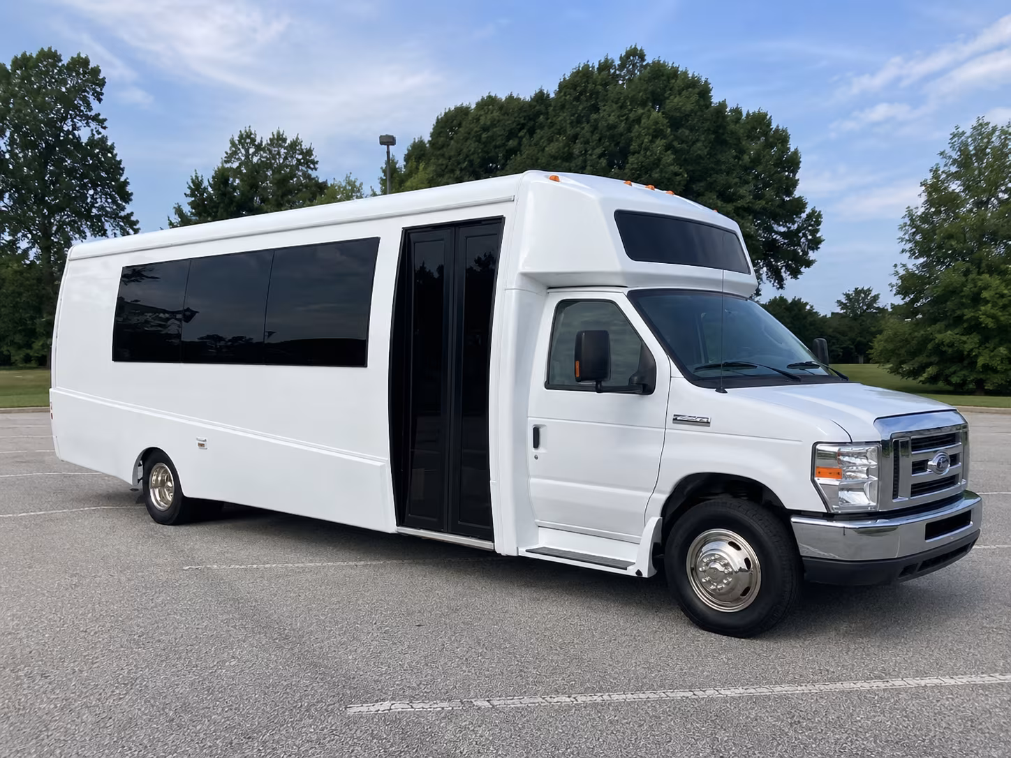tulare 18 passenger party bus