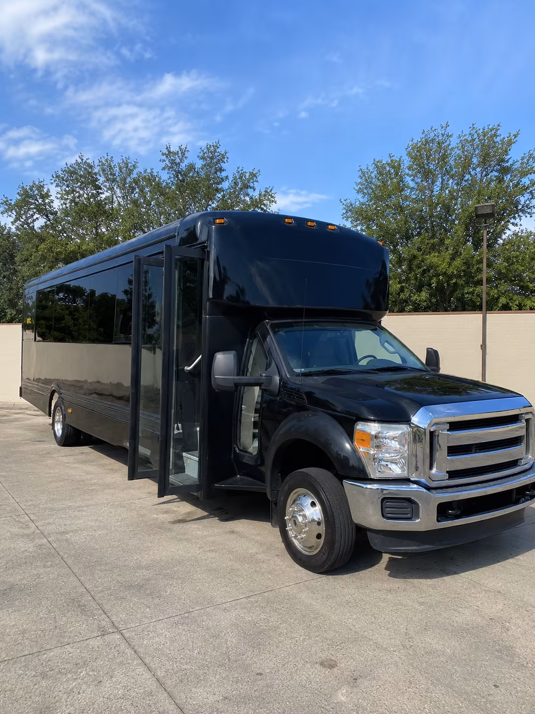 tulare 20 passenger party bus